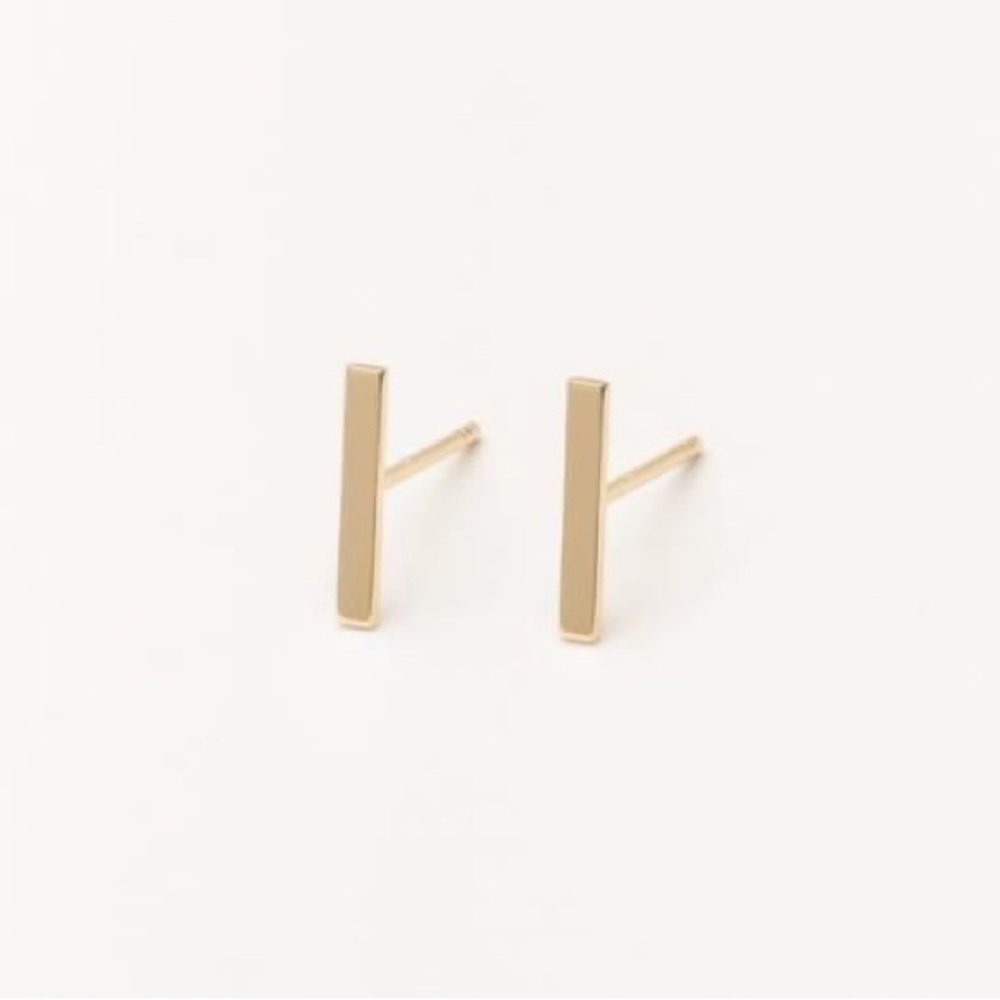 *NIB* VRAI & ORO Line Stud 14k Gold Earrings